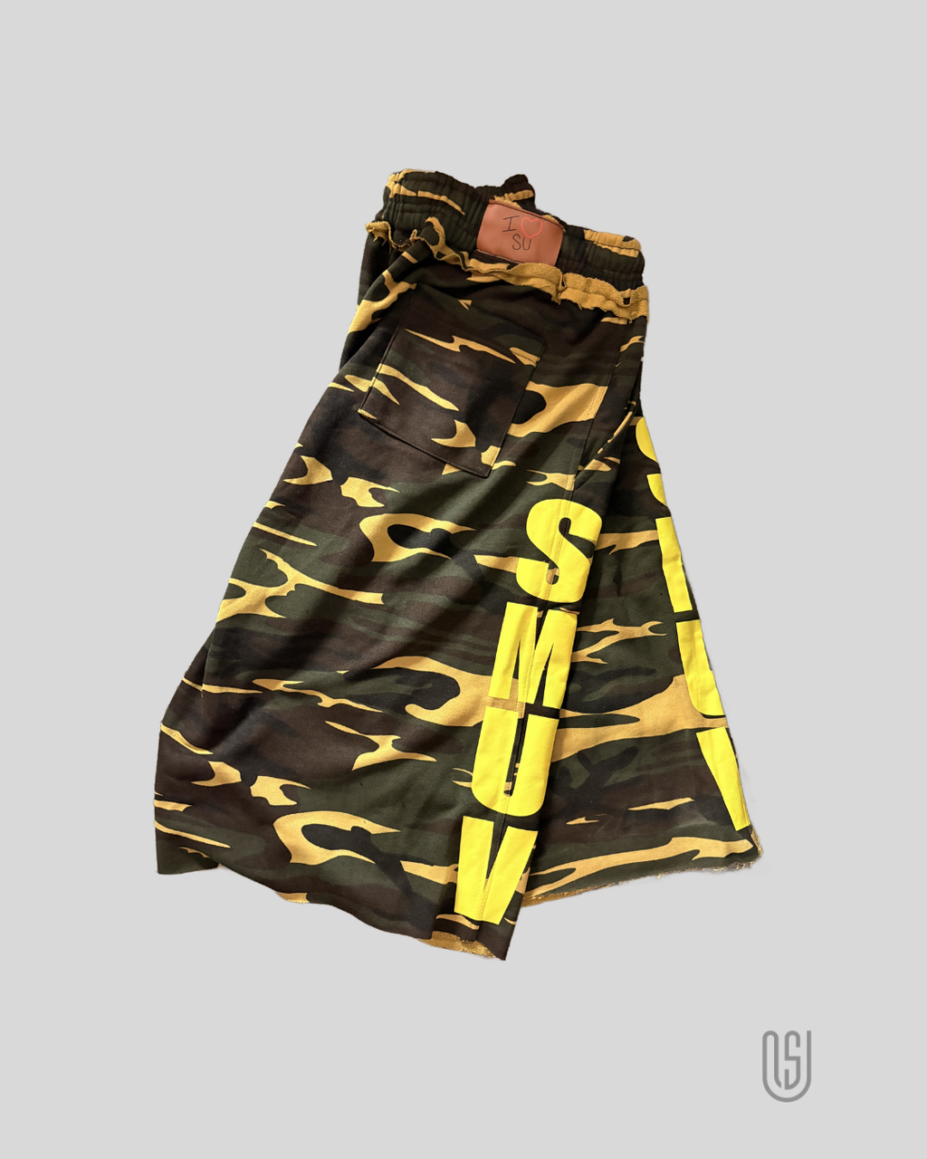 SMUV GOLDEN CAMO SWEATSHORTS