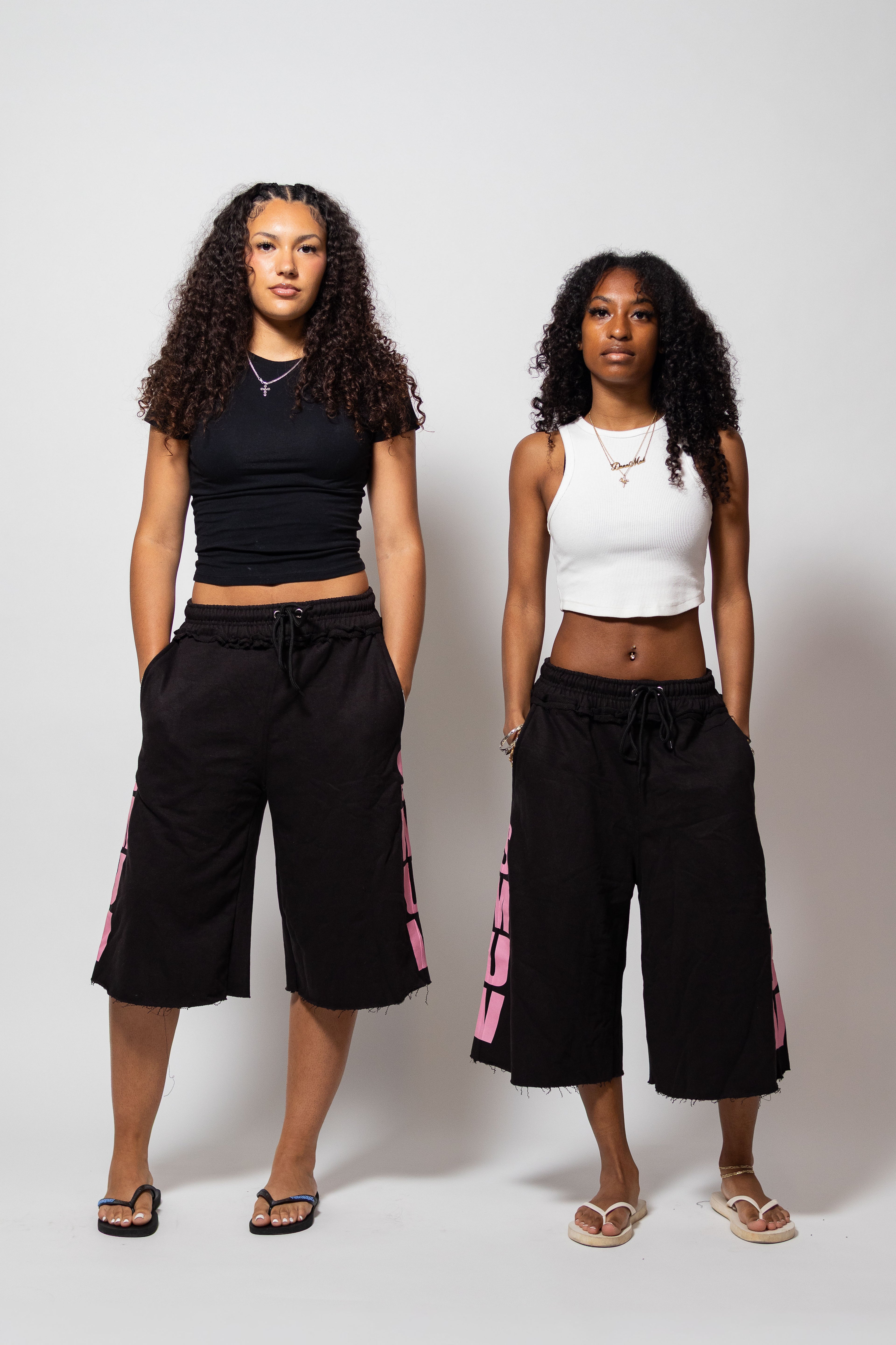 SMUV MIDNIGHT KISS SWEATSHORTS