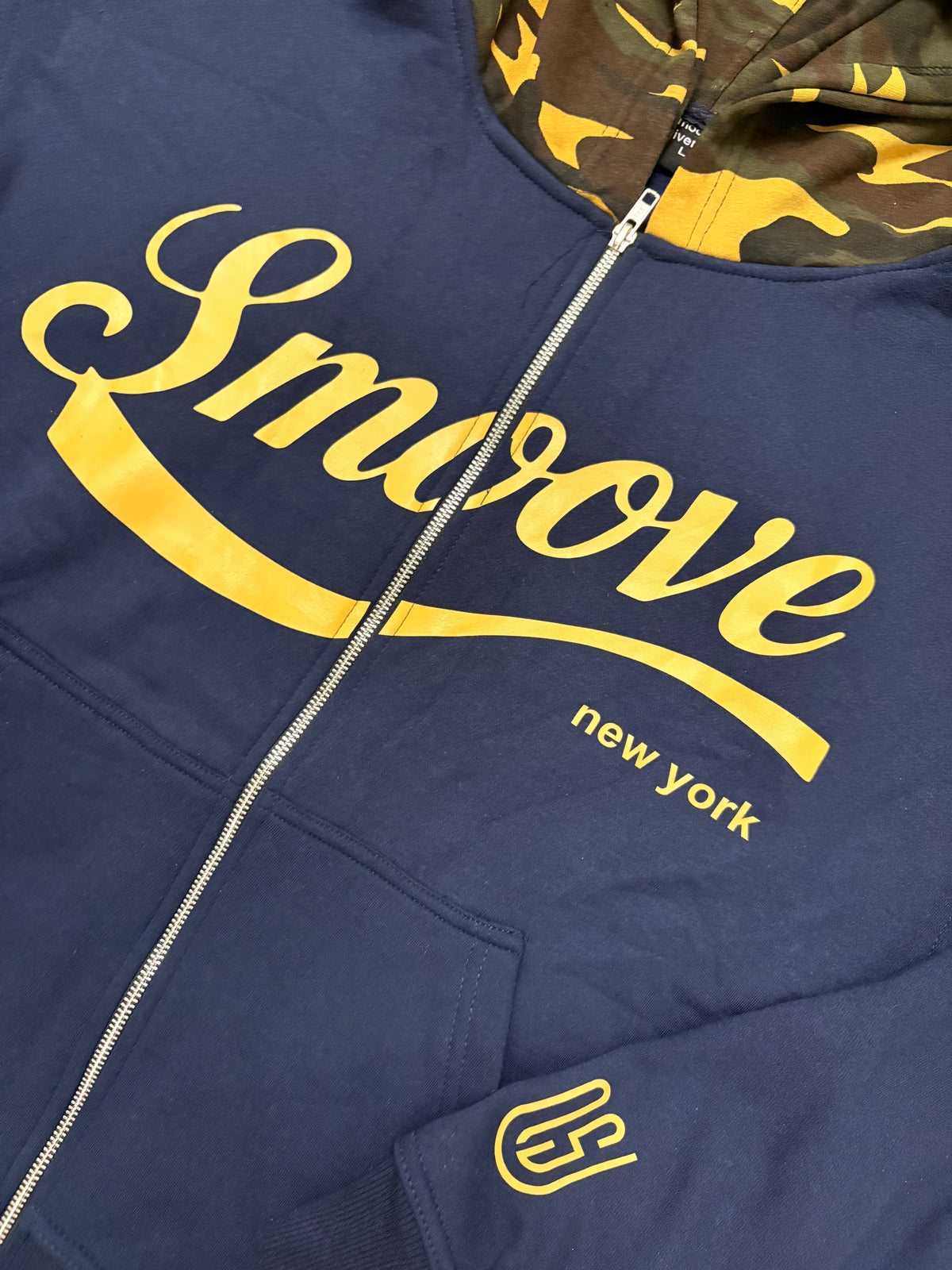 VGSMUV ZIP UP HOODIE